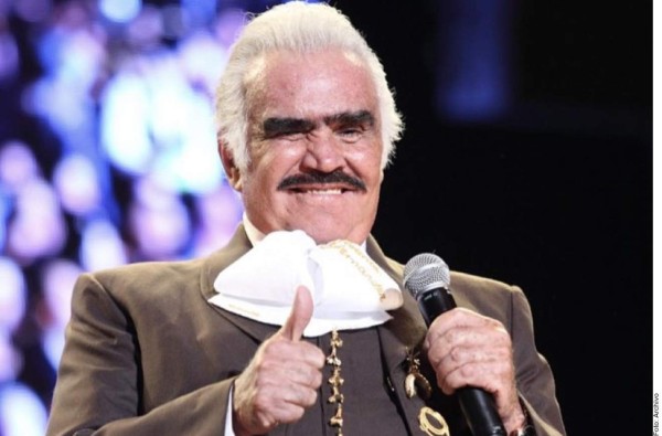 Hijo de Vicente Fernández desmiente los rumores de la supuesta muerte del cantante